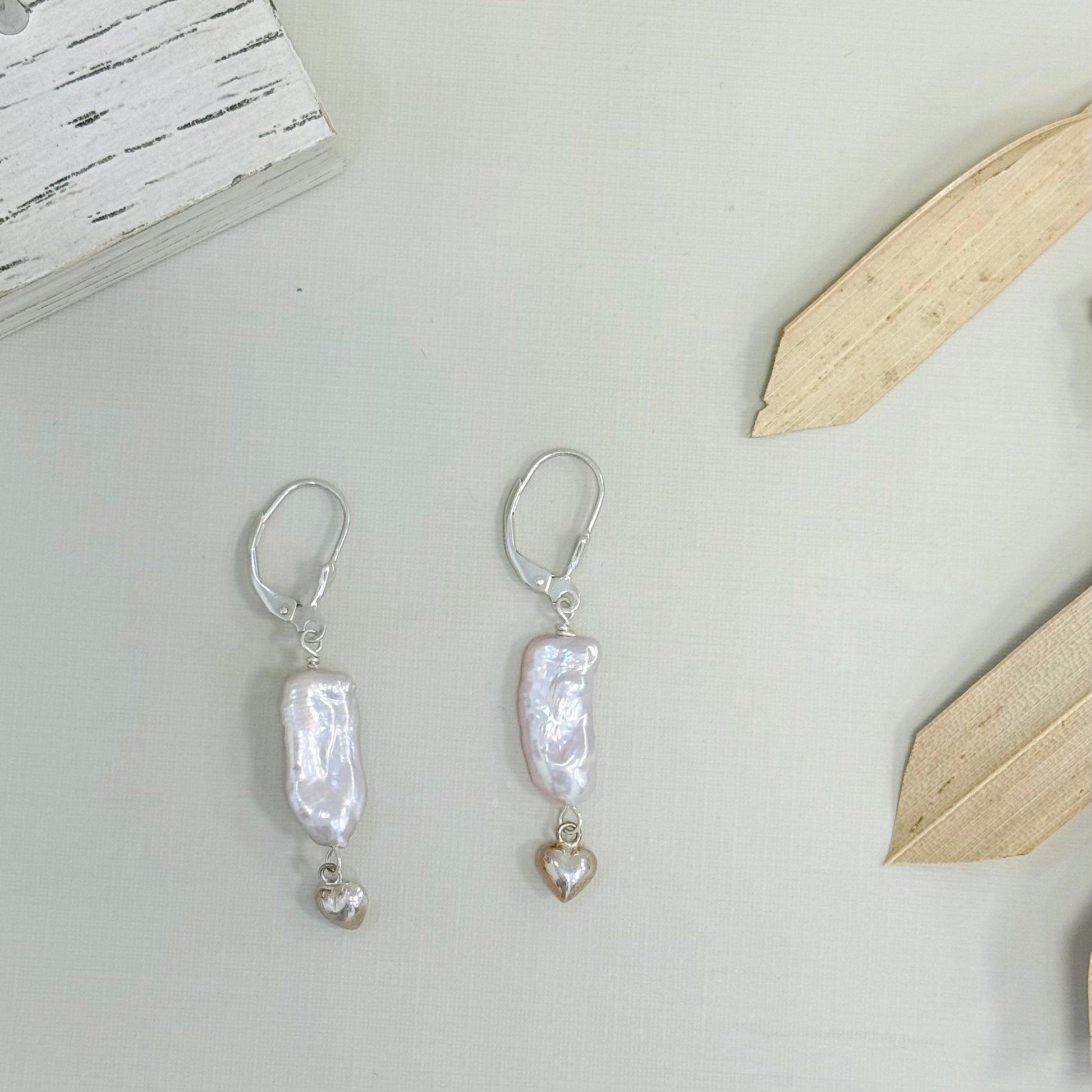 Freshwater dangling earrings - Think Stunning