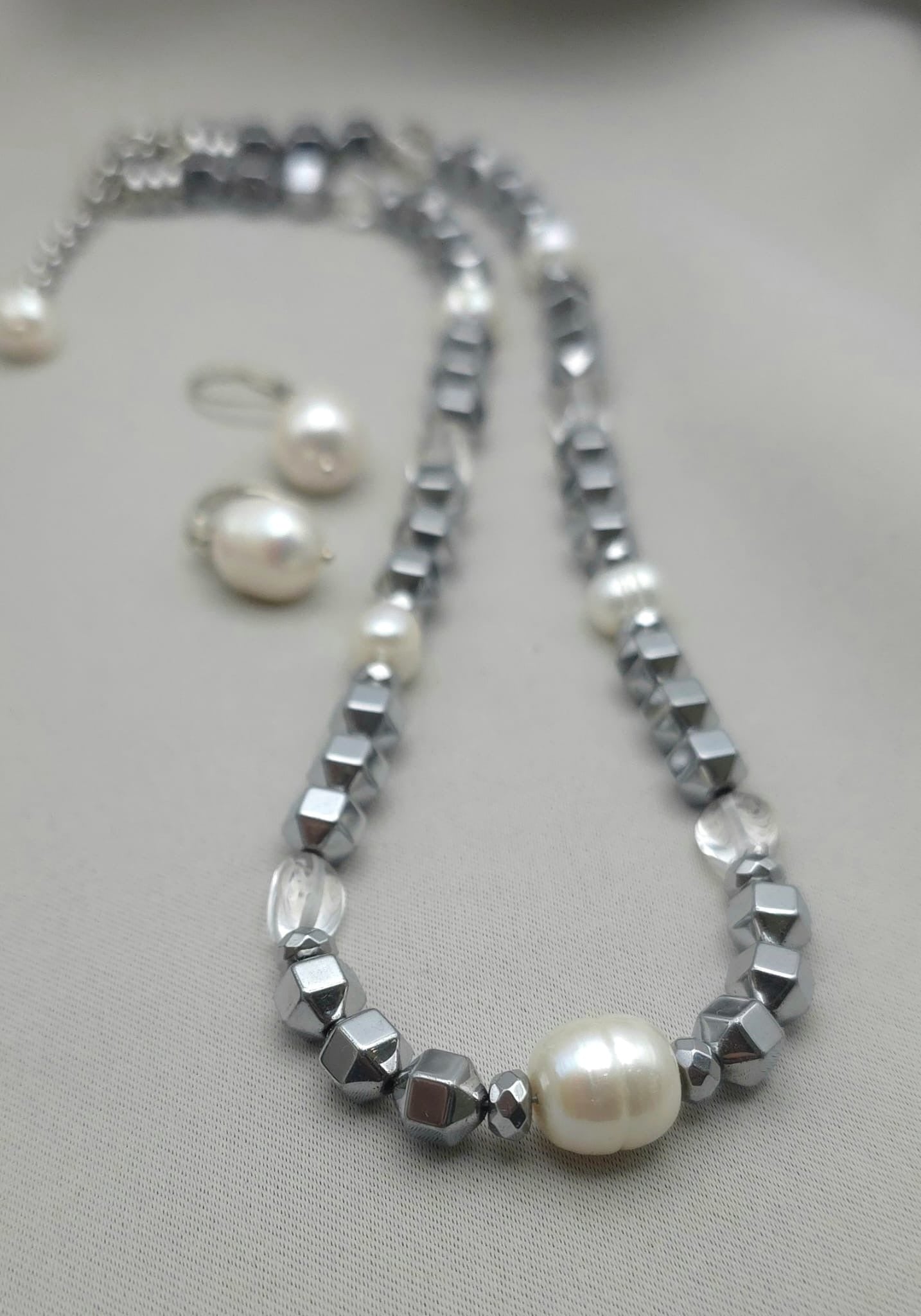 Hematite and Pearls Necklace