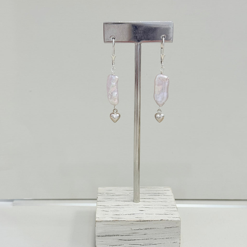 Freshwater dangling earrings