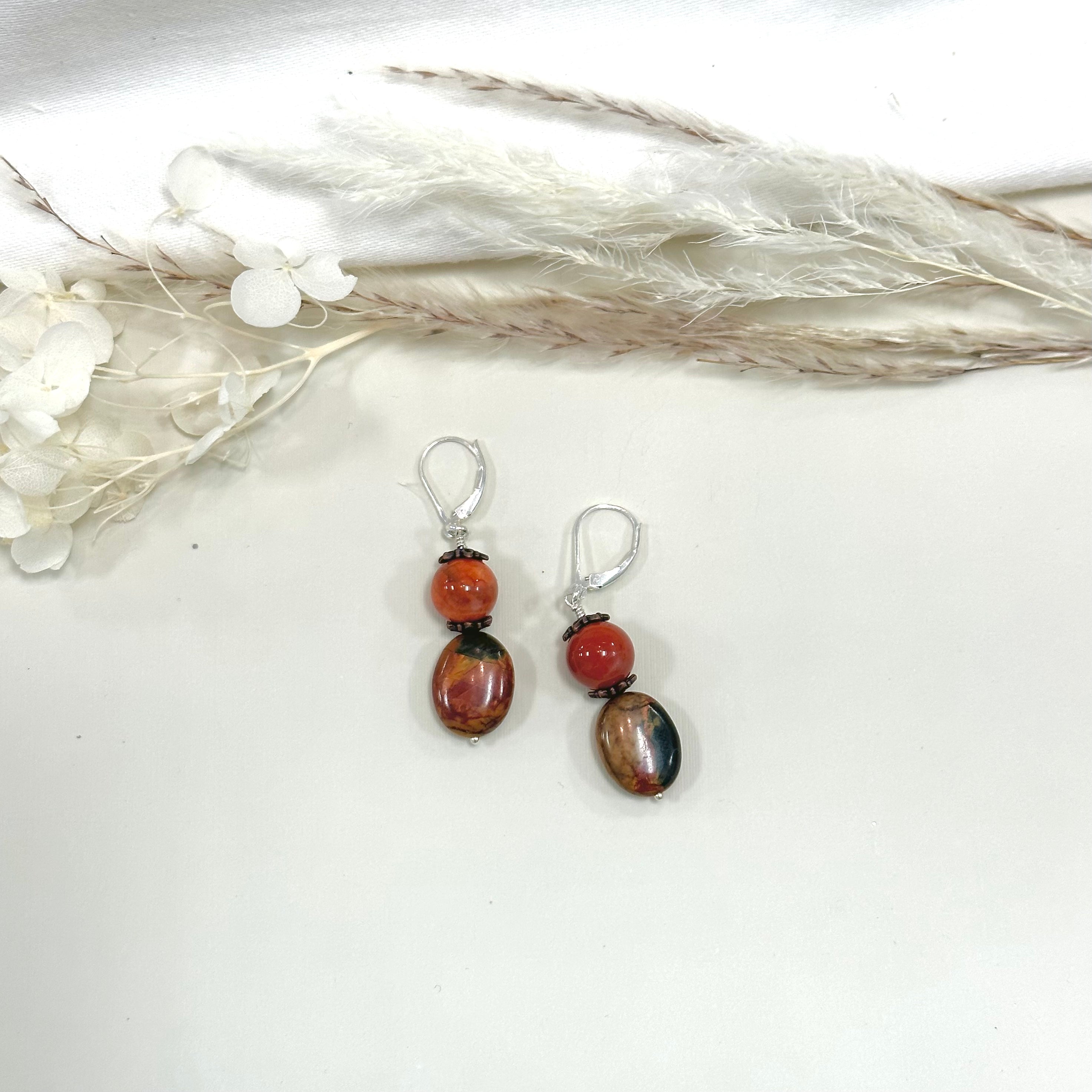 Round and Oval Agate Dangling Earrings