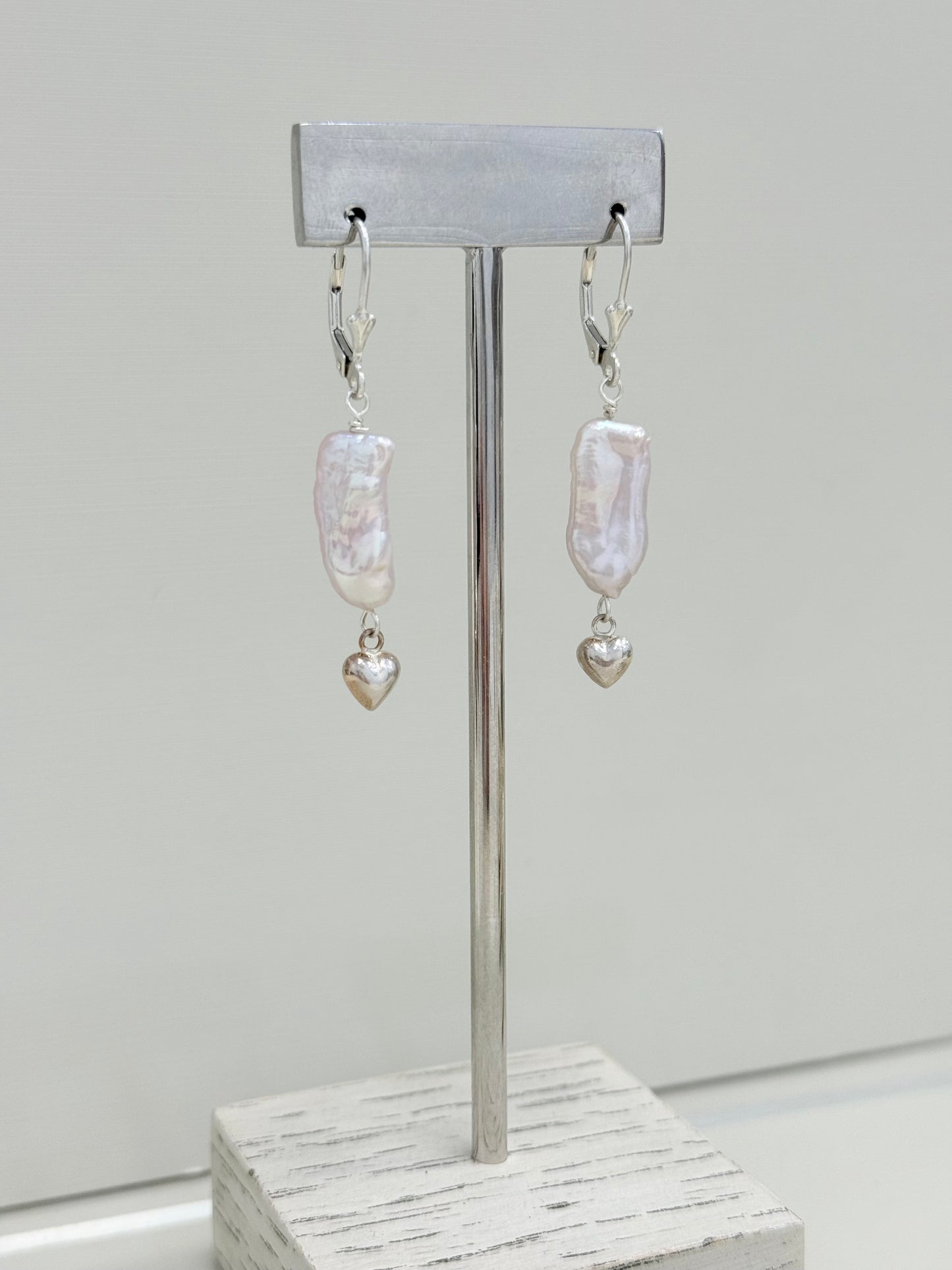 Freshwater dangling earrings - Think Stunning